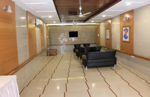 Sarkhej Hotel | Hotel Orange Inn