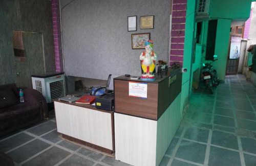 Malviya Nagar Hotel | Hotel Pink Heaven