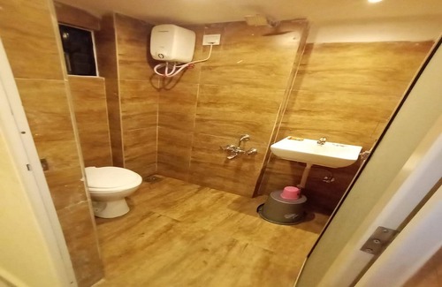 Vadodara Hotel | Hotel Radhe