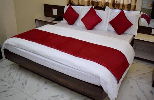 Vadodara Hotel | Hotel Radhe