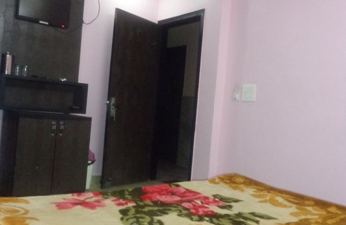 New Delhi Hotel | Hotel Raj International DX