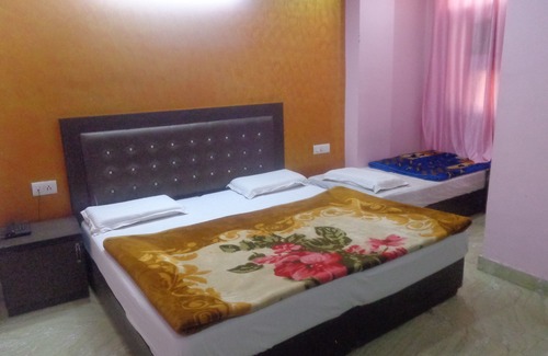 New Delhi Hotel | Hotel Raj International DX