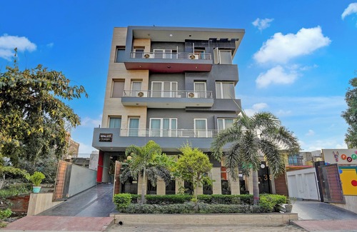 Sector 70 Apartment | Hotel Royal City
