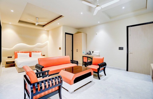 Sector 70 Apartment | Hotel Royal City