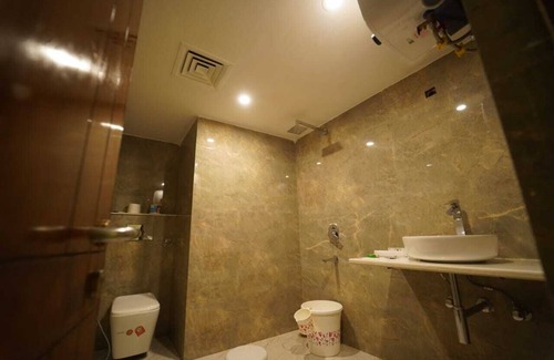 Civil Lines Hotel | Hotel Saket Prayagraj AC Room