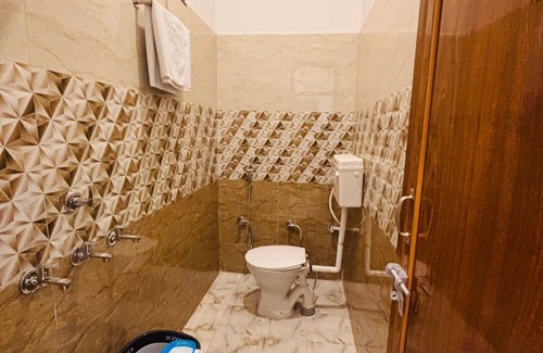 Naini Hotel | Hotel Sangam Village