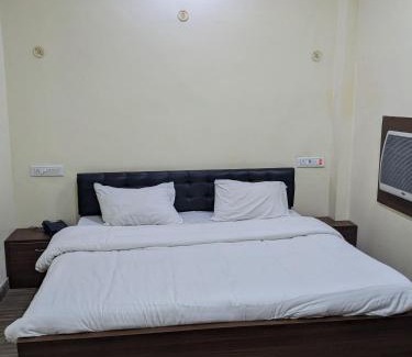 Naugarh Hotel | Hotel Satkar palace