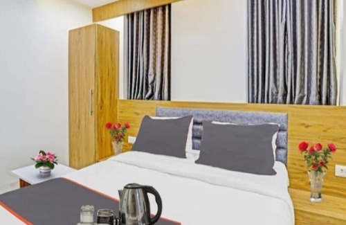 Vadodara Hotel | HOTEL SR