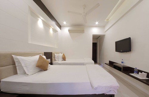 Ellis Bridge Hotel | Hotel Summit