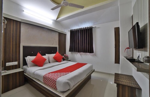 Navrangpura Hotel | Hotel Sunstay