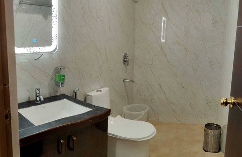 Varanasi Hotel | Hotel The Pinaki stay