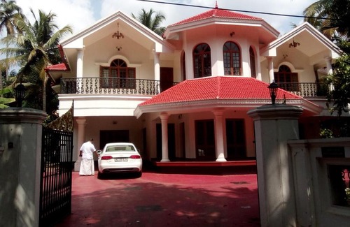 Kumaranalloor Villa | Huge Villa in Kottayam town with 6 Bedrooms