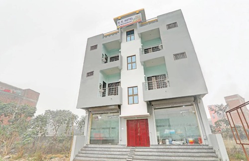 Gorakhpur Hotel | Hotel ∙ 3 guests