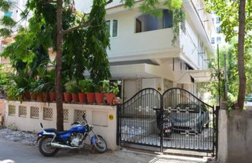 Ahmedabad Resort | Private room ∙ 10 guests
