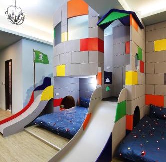 North District House | Jack Castle