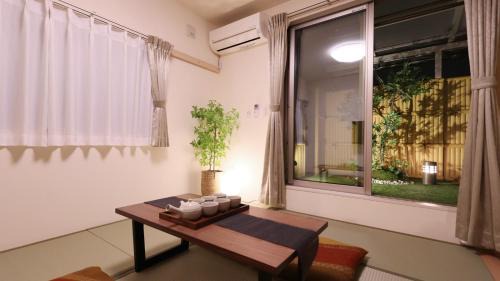 Nishinari Apartment | Japanese-Style Suite, 4 Bedrooms, 5min Subway to Namba