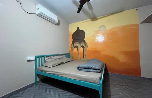 Sindhi Camp Hostel | Jungle by sturmfrei Jaipur