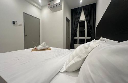 Salak South Apartment | KL City 3BR 3Bath Condo , Razak city ,TV box & Pool