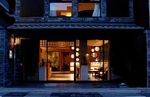 Karasumaoike Hotel | Kyoto Shinmachi Rokkaku Hotel grandereverie