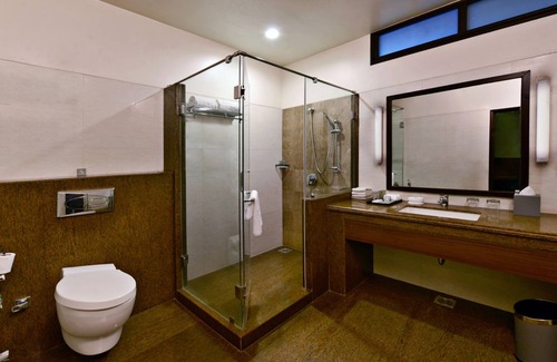 Panch Batti Hotel | Leisure Inn Grand Chanakya