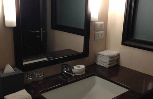 Panch Batti Hotel | Leisure Inn Grand Chanakya