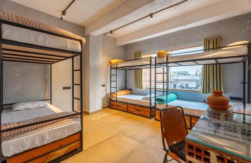 Varanasi Hostel | Local Lok