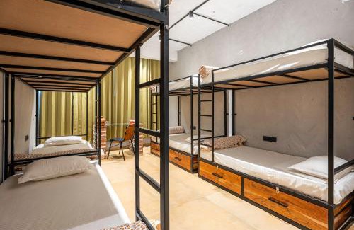 Varanasi Hostel | Local Lok
