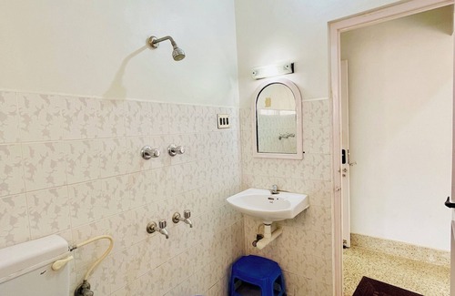Courtallam Hostel | Maganlal Mehta Bhavan