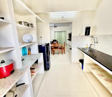 Madhapur Apartment | Mee Homes Madhapur Family Stay Fully Furnished 2 BHK Premium Flats 302