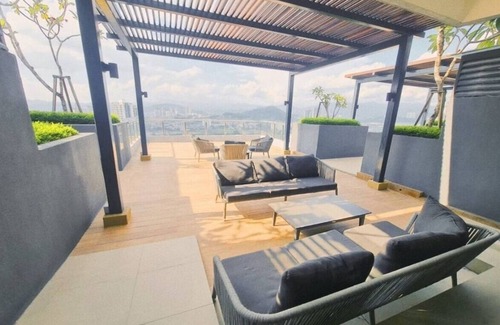 Ampang Apartment | Modern 2-bedroom with AC, WiFi, fitness room in charming Kuala Lumpur