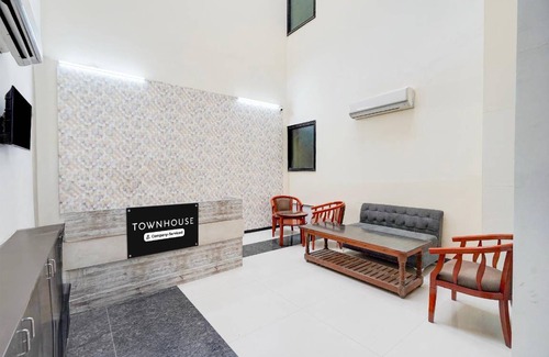 Noida House | Motel ∙ 2 guests
