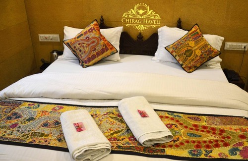 Amar Sagar Pol House | Motel ∙ 8 guests