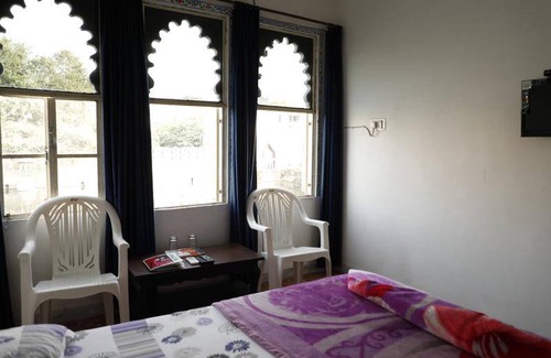 Lake Swaroop Sagar House | Motel ∙ 8 guests