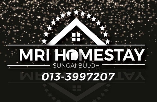 Merbau Sempak House | Mri Homestay Sg Buloh - 3 Br House on First Floor with Centralised Pool