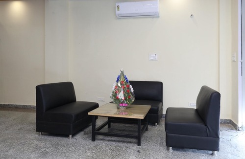 Jagatpura Hotel | OYO 10603 Hotel Mahima Palace