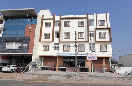 Jagatpura Hotel | OYO 10603 Hotel Mahima Palace