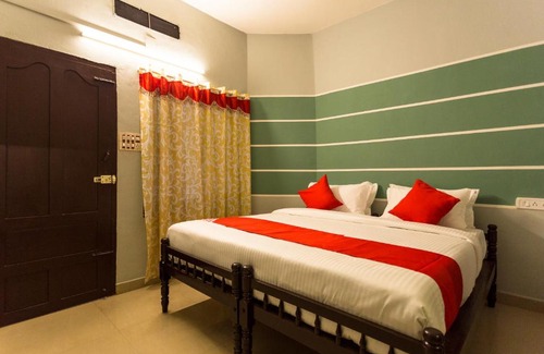 Nedumbassery Hotel | OYO 15598 Cochin Airport Hotel