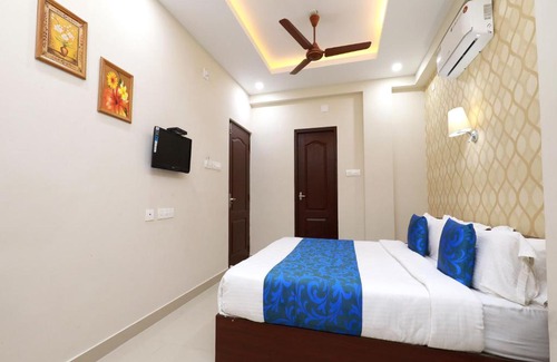 Kaloor Hotel | OYO 6728 Almas Residency
