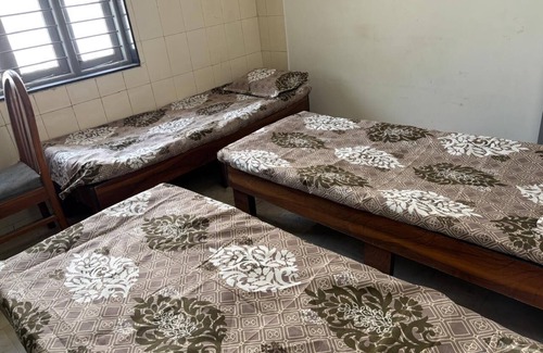 Thaltej Hostel | Pihu Girls PG