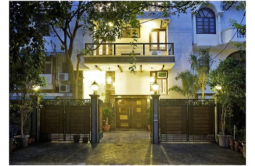 Defence Colony Resort | Private room ∙ 2 guests