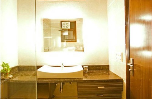 Defence Colony Resort | Private room ∙ 2 guests