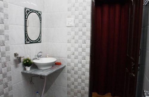 Varanasi Resort | Private room ∙ 3 guests
