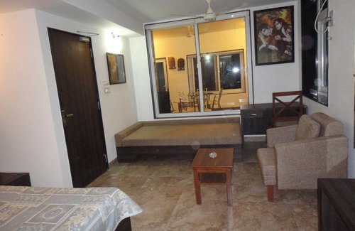 Bhopal Resort | Private room ∙ 3 guests
