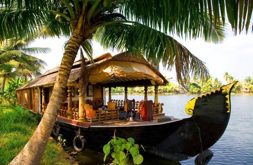 Cherthala Resort | Private room ∙ 4 guests