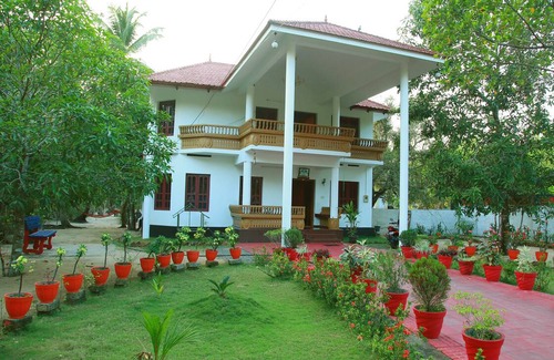 Mararikulam Resort | Private room ∙ 4 guests