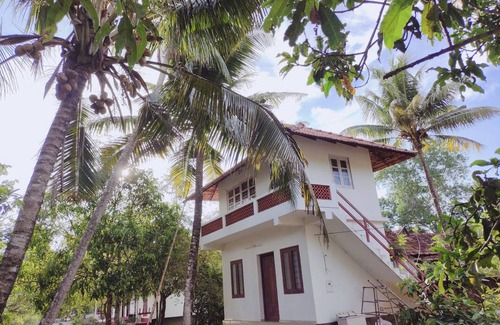 Mararikulam Resort | Private room ∙ 4 guests