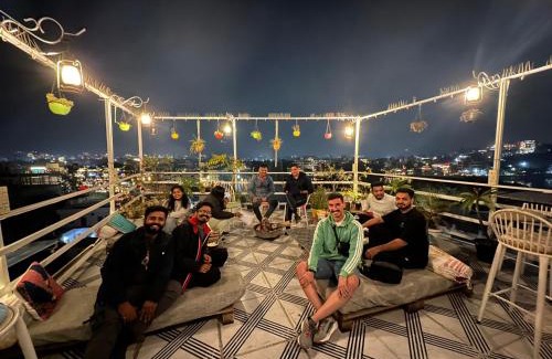 Lake Swaroop Sagar Hostel | Raahi Backpacker's Hostel