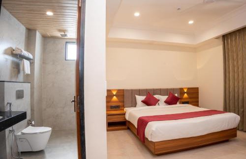 Udaipur District Hotel | Raghunandan Palace - A Premier Boutique Stay, City Center & 500 Meters from City Railway Station
