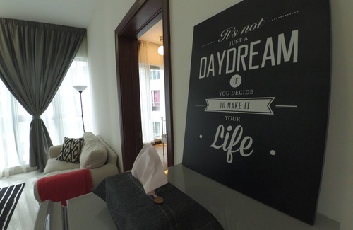 Bukit Bintang Apartment | ★Regalia Suites Cosy 1BR w/WiFi★Infinity Pool KL Towers View★Near LRT and Mall