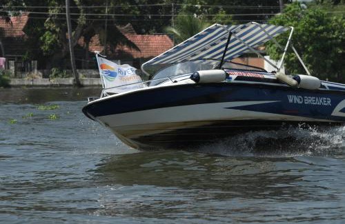 Mankombu Boat Rental | Riveria Boats